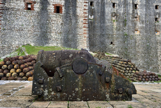Remains of the French Citadelle la ferriere built on the top of a mountainnear Milot city in Haiti. Rotational cannon for the defence of the port in Cap Haitien