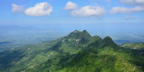 Foto op Canvas Landschap op de groene bergketen boven Haïti © Rafal Cichawa