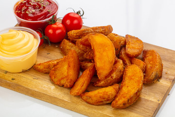 Fried potato with sauce