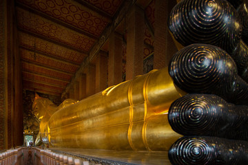 Fototapeta premium Sleeping Buddha at Wat Pho, Bangkok, Thailand. 