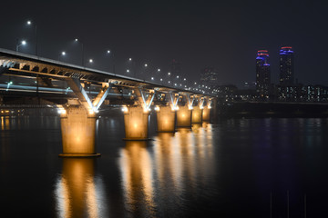 Fototapeta na wymiar Bridge on han river