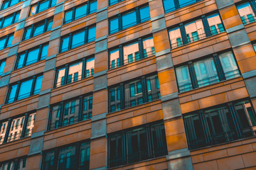 Obraz premium detailed view of colorful orange facade with light leaks