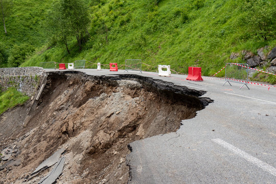 collapse of the road in the French Pyrenees