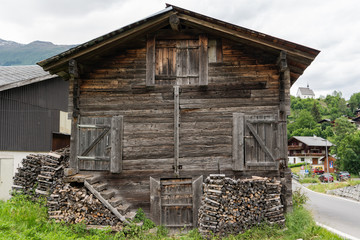 Alte Walliser Scheune im Süden der Schweiz