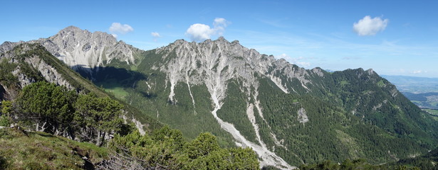 Naklejka na ściany i meble Bergpanorama mit Blick auf die Gurtisspitze und in das Rheintal 