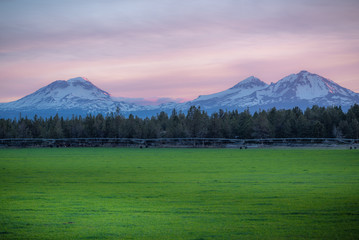 Fototapeta premium Sisters Mountains at Dawn