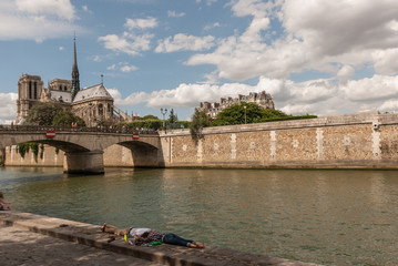  Cathédrale Notre Dame de paris. France