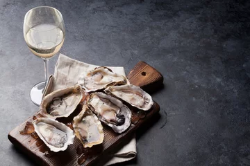 Rolgordijnen Oysters and wine © karandaev