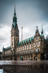 Fototapeta na wymiar Hamburg Rathaus Puddle