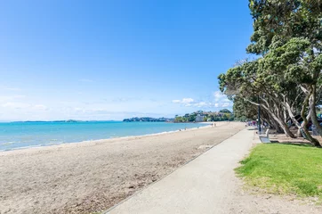 Tuinposter Mission Bay is a beautiful white-sand beach which is located at Auckland,New Zealand © gracethang