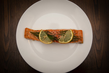 Grilled salmon with lemon and Dill
