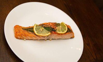 Grilled salmon with lemon and Dill