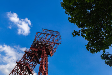 Förderturm einer Zeche im Bergbau