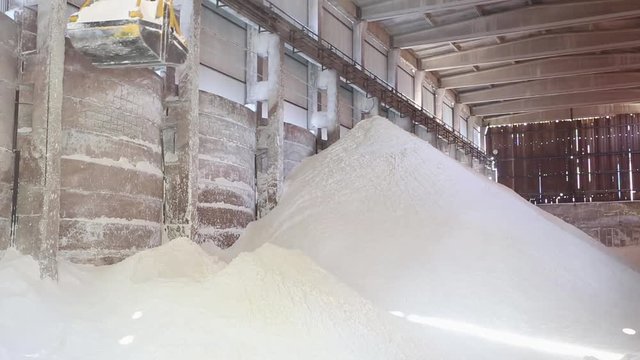 Aluminium hydroxide storage facility