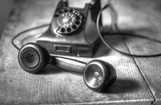 Un antico apparecchio telefonico
