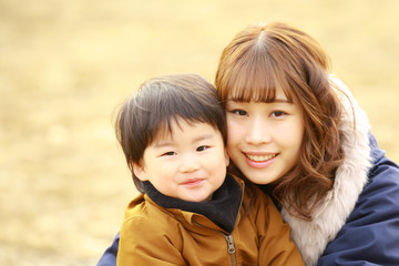 笑顔の親子