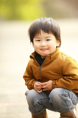 遊ぶ男の子