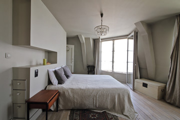 chambre à coucher rénovée 