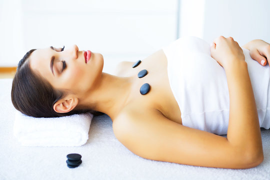 Beauty and Care. Chist and Young Skin. Beautiful Young Girl in Beauty Salon. Relaxation. Skin Care. High Resolution