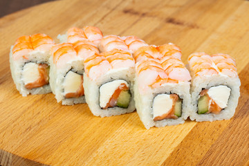 Roll with shrimp