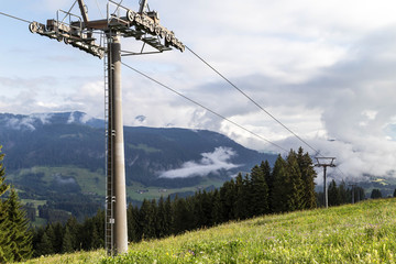 Seilbahn in Alpen. Allgäu. Bayern. Deutschland.