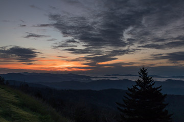 Fototapeta na wymiar Sunrise over the Great Smoky Mountains National Park