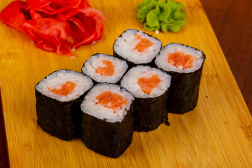 Salmon maki roll