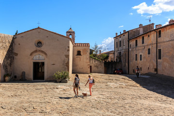 Das kleine Dorf Populonia, Toskana, Italien