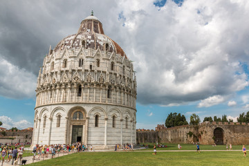 Baptisterium, Taufkapelle am Platz Piazza dei Miracoli in Pisa,Toskana, Italien