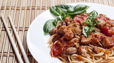 Spaghetti in tomato sauce with chicken