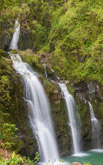 Obraz na płótnie Canvas Scenic Tropical Maui Waterfall