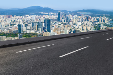 Obraz premium The road and the square over the city, the city scenery