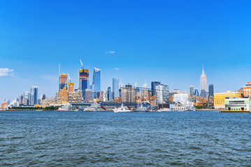 Obraz premium View from the water, from Hudson bay to Lower Manhattan. New York.