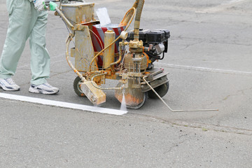 駐車場の白線引き