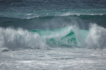 Waves in a tunnel shape