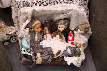 Various vintage dolls