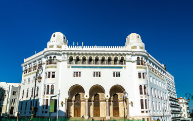 Bureau de la Grand Poste d& 39 Alger, un bâtiment néo-mauresque en Algérie