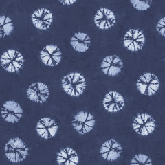 Materiał do szycia Seamless pattern, abstract tie dyed fabric of indigo color on white cotton. Hand painted fabrics. Shibori dyeing