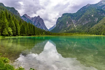 Fleecedeken met foto Lake Dobbiaco (Toblacher See, Lago di Dobbiaco) in Dolomite Alps, South Tirol, Italy - Travel destination in Europe © Simon Dannhauer