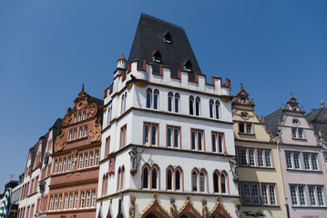 Fototapeta premium The beautiful main market of Trier, Germany. The market with houses of the Renaissance, Baroque, Classicism and Late Historicism.