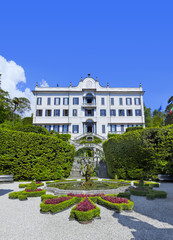 Blick vom Park auf die Villa Carlotta am Comer See