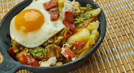 heesy cajun fries with grilled chicken,