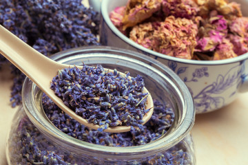 spoon of dry lavenders