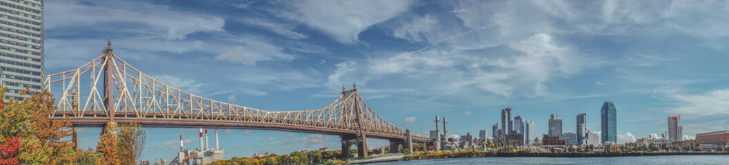 Fototapeta na wymiar bridge cross the island panorama