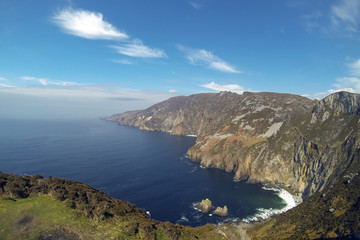 Fototapeta na wymiar Cliffs of the irish coast
