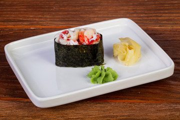 Gunkan sushi crab
