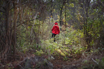 Obraz premium Portrait of adorable little girl outdoors