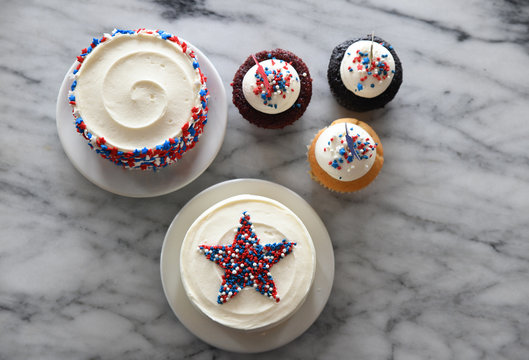 Patriotic cupcakes and cakes