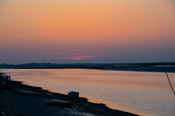 Fototapeta na wymiar coucher de soleil . Saint Valéry sur Somme