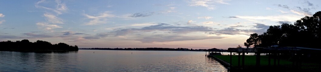 Fototapeta na wymiar Lake Conroe Sunset